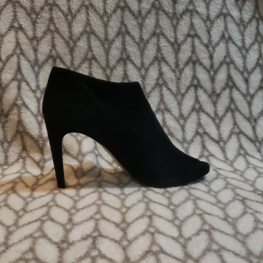 Heels - Picture 3 of 3
